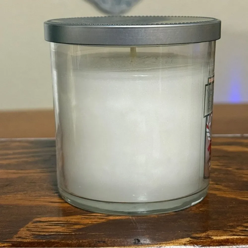 NWOT Retired Yankee Candle North Pole Scented Candle 7 OZ (198g)